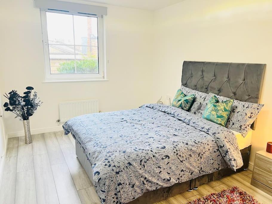 Superb 2 Bedroom Apartment With Free Parking Edinburgh Bagian luar foto