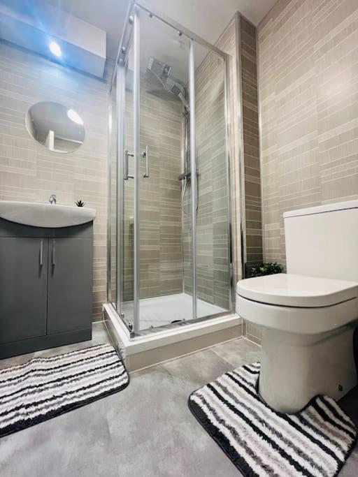 Superb 2 Bedroom Apartment With Free Parking Edinburgh Bagian luar foto